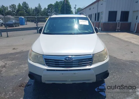 2010 Subaru Forester 2.5X Premium z USA, uszkodzony, nr VIN JF2SH6CC7AH710253